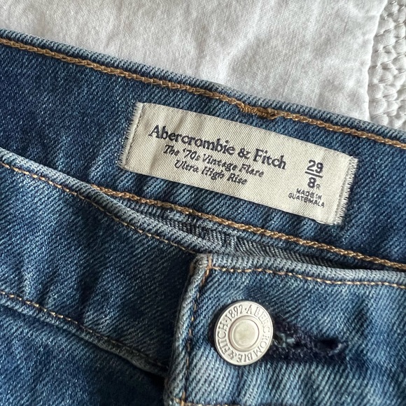Abercrombie & Fitch - The '70s Vintage Flare Ultra High Rise Jeans - Medium Wash - Picture 6 of 12